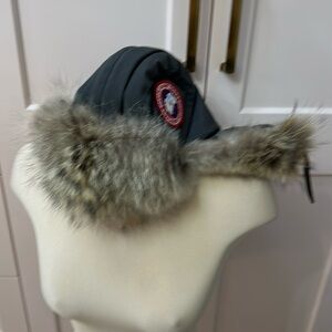 Canada Goose Trapper Aviator Hat M with SAIL tag.